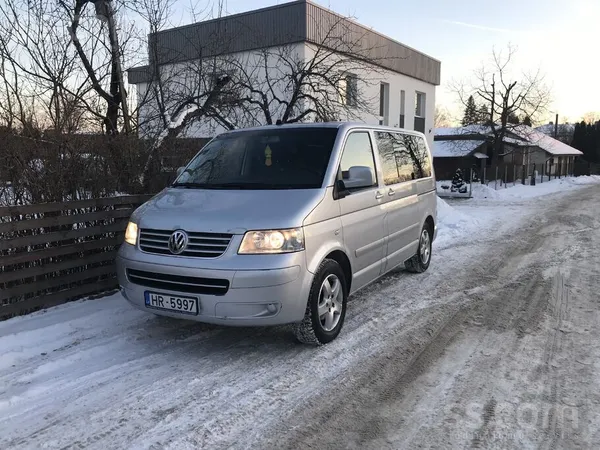 Volkswagen Pārdodu tehniski labu bussu kas ir ļoti labi piemē