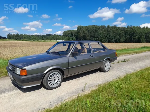 Pārdodu retu un interesantu audi 80, divdurvju sedans. Labi saglābājies ekse