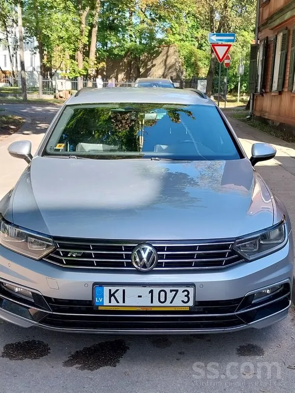 R-Line, melns salons, komplektā ziemas riepas .Visas tehniskās apskates bez