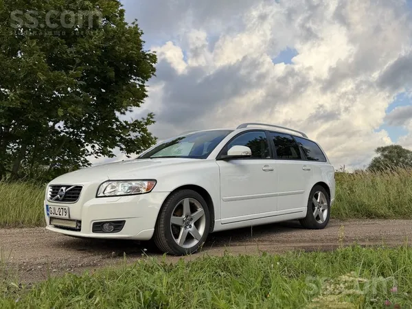 Pārdodu Volvo V50 ar pierādāmu nobraukumu. Latvija nav ticis ekspluatēts, ie