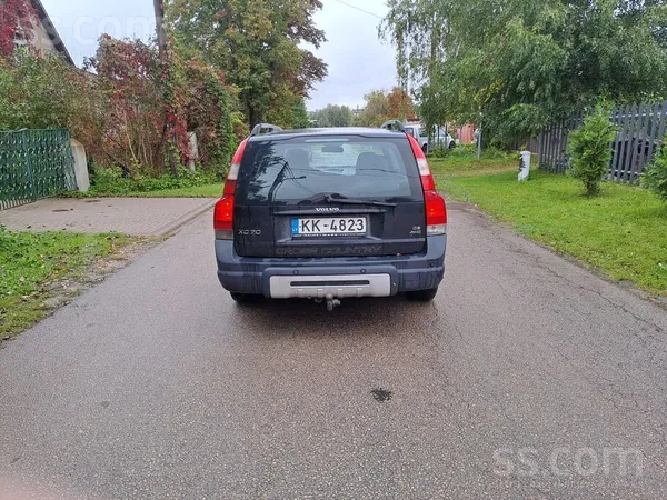 Tiek tirgots ejošs, braucošs auto, šad tad raustas kārba. Pārējais pilda sav
