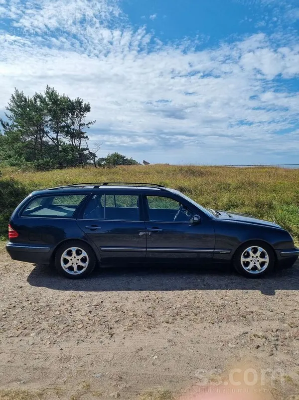 Mercedes E320