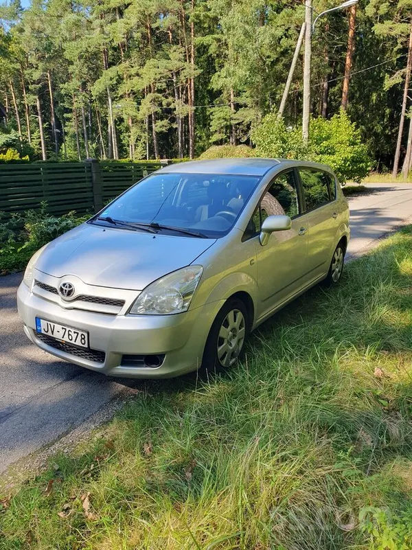 Toyota Corolla Verso II - 1
