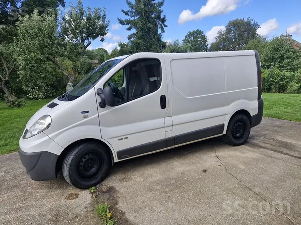 Uzņēmums pārdod labi uzturētu, uzticamu un ekonomisku darba auto Renault Tra