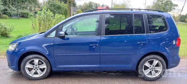 Volkswagen Touran - 1