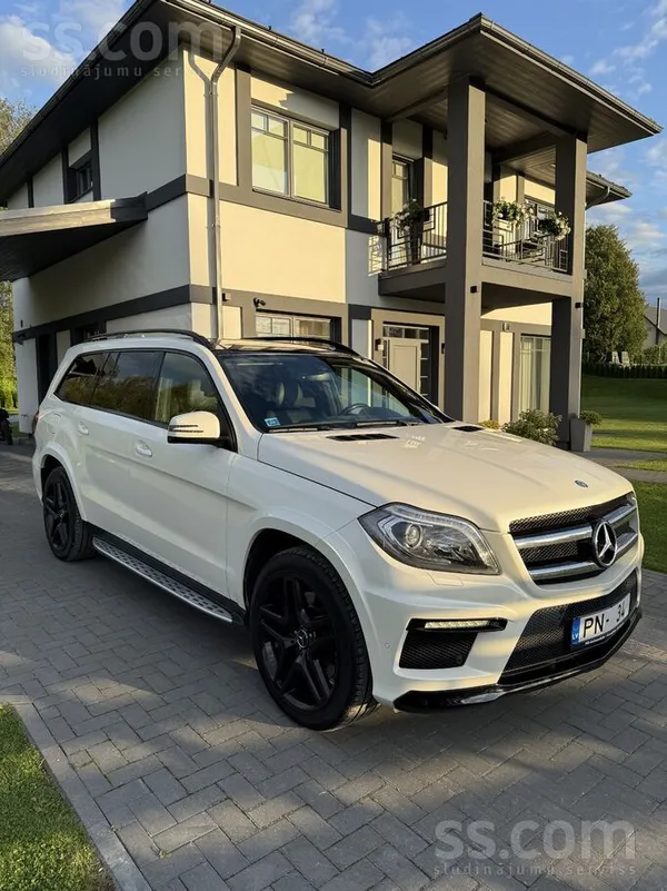 Kopts auto, ieguldījumus neprasa. Apkopes tikai autorizētā Mercedes servisa