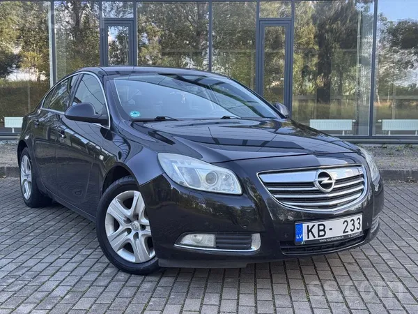 Opel Insignia - 1