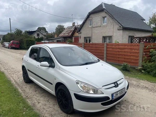 Peugeot Sveiki Peugeot 307 ar ilgu skati 2005 gada 1.4 ben