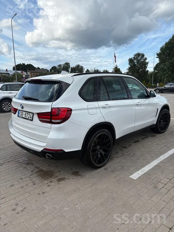Nesteidzīgi tirgojas labs, skaists auto. Jauna skate bez aizrādījumiem, kvēp