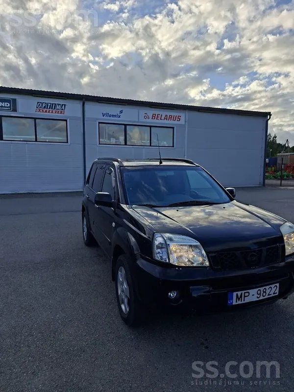 Nissan Tikko izieta tehniskā apskate, ādas salons , labā 