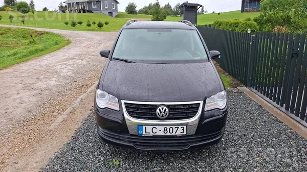 Volkswagen Pārdodu labu touran. 2.0tdi 103kw 6 ātrumu automāt