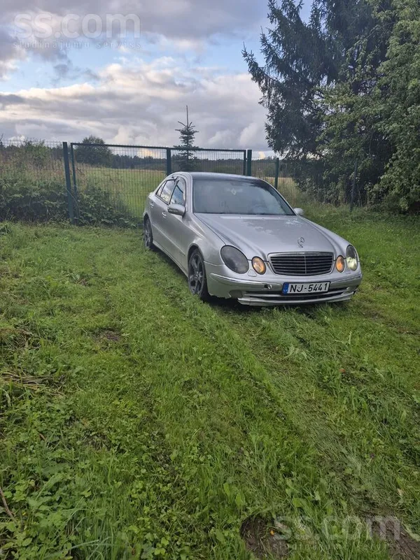 Mercedes Pārdodu Mercedes-Benz E270 Normāls stāvokli priekš