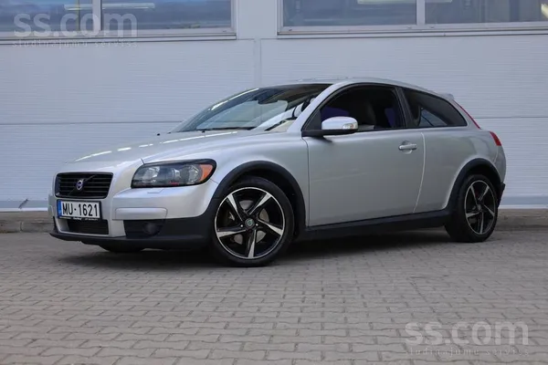 2.5 Turbo 285hp Manuāls
- Pops n Bangs
- Uzstādīts Stage 1 chiptunings