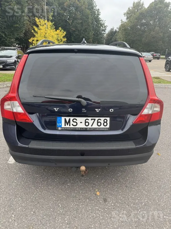 Volvo Продам Volvo V70. Двигатель и коробка работают отл