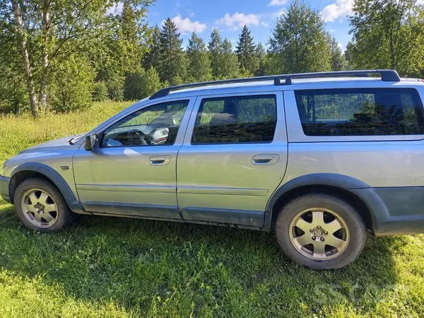 Volvo Pārdodu Volvo xc70 4×4.Ieguldījumus neprasa. Rūsas