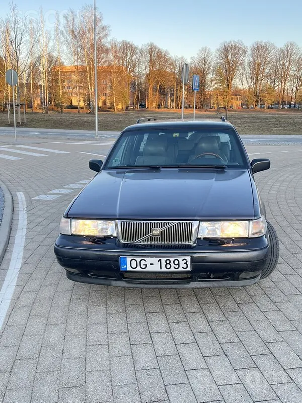 Volvo V90