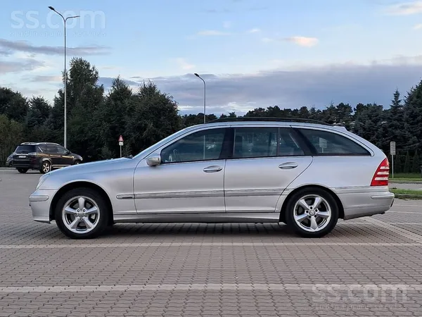 Mercedes Mercedes C220 universāls, ekonomisks un kopts ģime