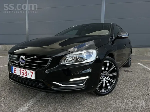 Volvo Volvo V60 2016/11 Twin Engine 4x4 Aut Āda Webasto 