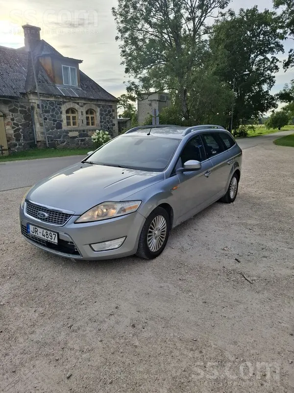 Ford Ir vizuali defekti. Atrodas Siguldā.