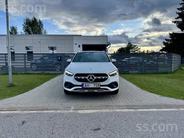 Mercedes Pārdodu Mercedes-Benz Gla ļoti labā komplektācijā.