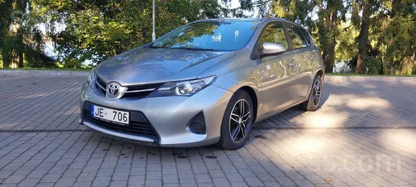 Toyota Pārdod Toyota Auris. 2013.gada. 1.4D4D dizelis(66k