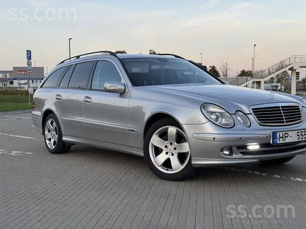 Mercedes Auto labā tehniskā un vizuālā stāvoklī. Kopts ādas