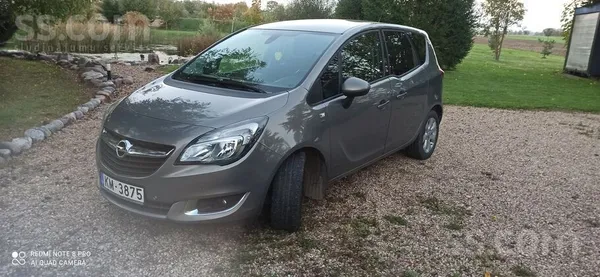 Auto pirkts pie dīlera un apkalpots līdz šim pie dīlera.
Pagājušo gadu mai