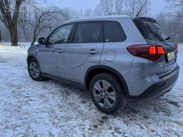 Suzuki Vitara, pirmā reģistrācija 2024.g. februāris, 1, 4 benzīns / hibrīds,