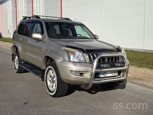 Toyota Land Cruiser - 1