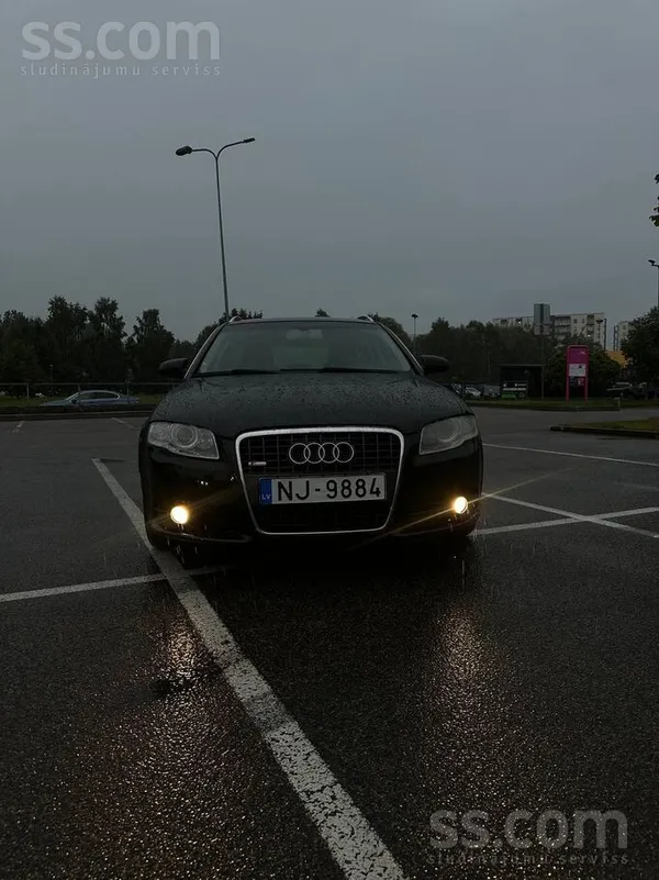 Audi A4 - 1