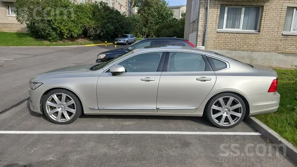 Volvo S90 - 1