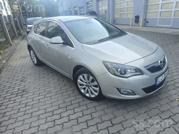 Opel Pārdodu koptu un labā tehniskā stāvoklī esošu Opel