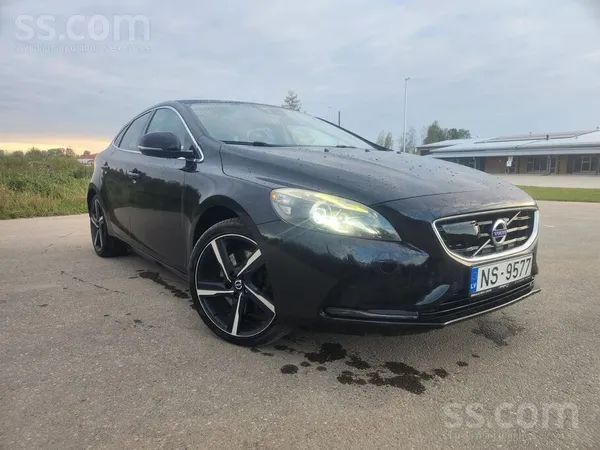Volvo V40