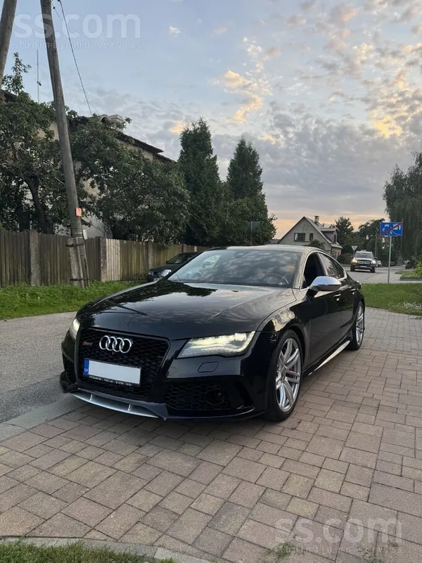 Audi Īpašnieks pārdod Audi Rs7, auto ir lieliskā tehnis