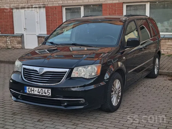 Izcils ģimenes auto Lancia Voyager, 2.8 crd, 120 kw, Automāts, 7 sēdvietas,