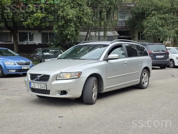Volvo V50 - 1