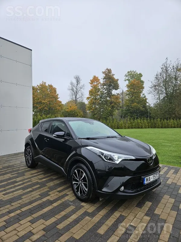 Toyota Pardod Toyota Ch-R 1.2i automats ar 160000km nobra