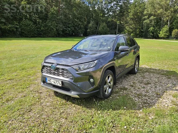 Toyota Luxury Plus aprīkojums, melnas ādas / Alcantara sa
