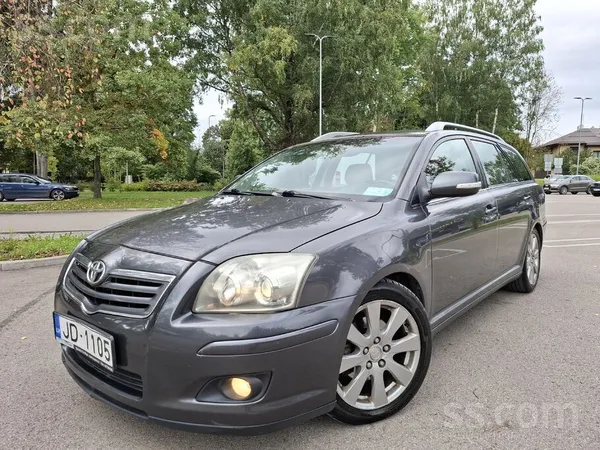 Toyota Avensis - 1