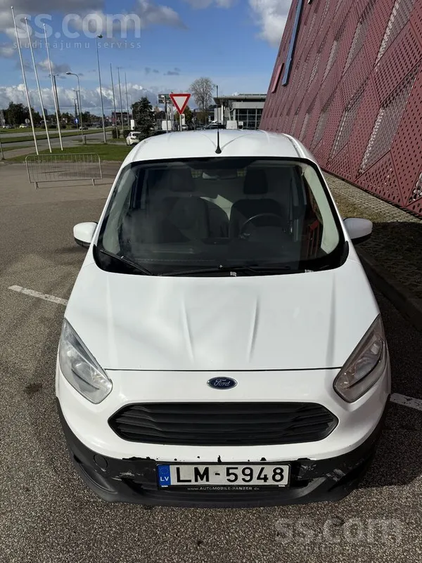 Ford Priekšējā stikla apsilde. Labā tehniskā stāvoklī.