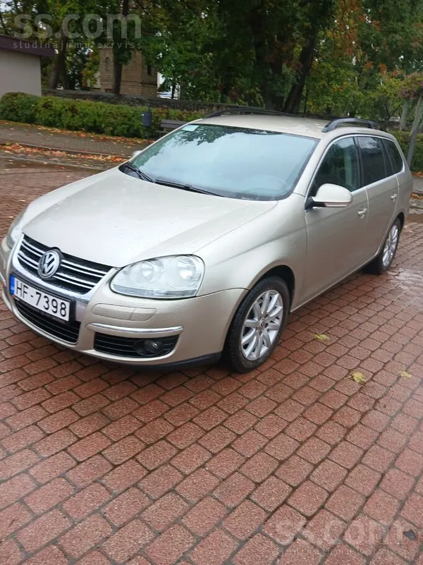 Volkswagen Pārdod Volkswagen Golf 5 2008.gada. Ļoti ekonomisk