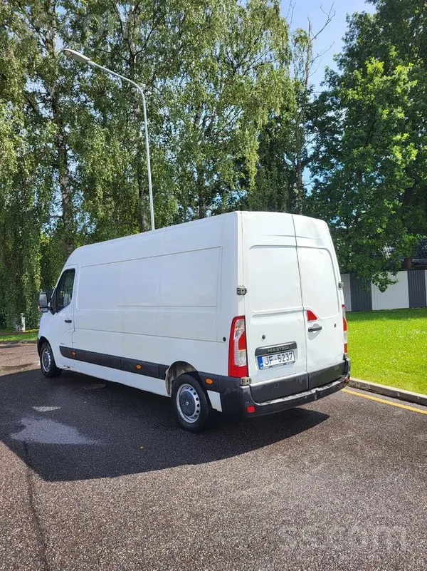 Renault Pārdodu Renault Master garo busu. 