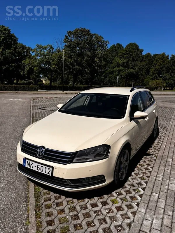 Volkswagen Passat (B7) 2014, 2.0D dīzelis, Automāts, Universāls, Dzeltens — Latvijā