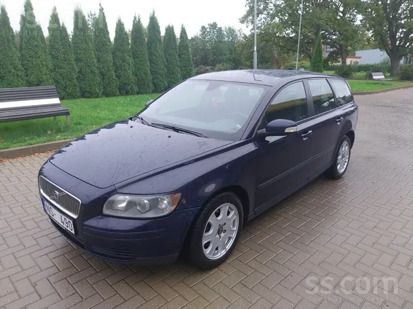 Volvo v50 1, 6d Tikko izieta tehniskā apskate24.09.2027 Auto aprīkots ar zie