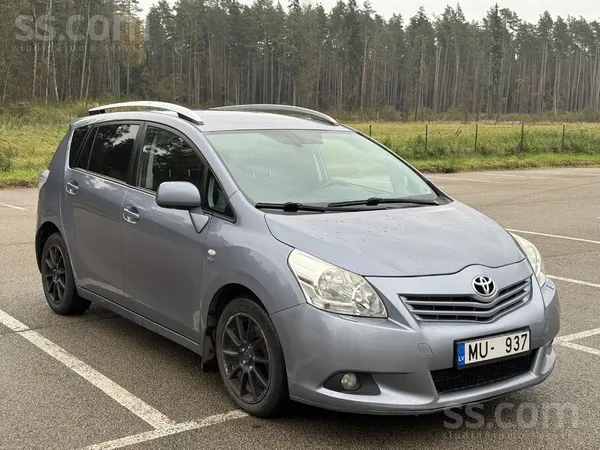 Toyota Verso 7 vietas ar d4d dzinēju