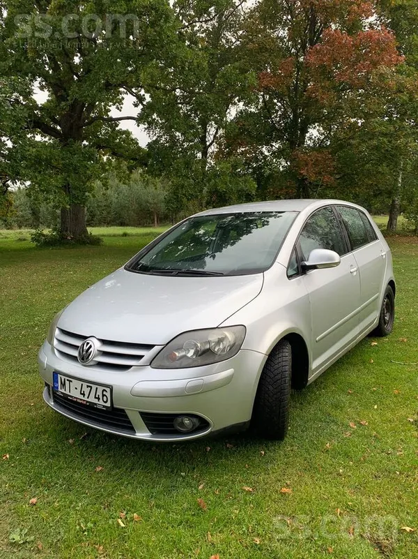 Volkswagen Golf Plus 2006, 2.0D dīzelis, Manuāls, Hečbeks, Sudrabs — Latvijā