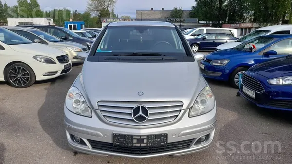 B200. 2.0 dīzelis 103kw. Automāts. TA 10.2026. Ļoti labā tehniskā un vizuālā