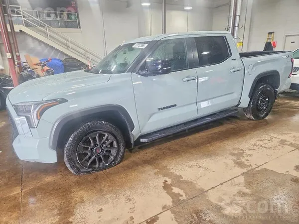 Toyota Tundra - 1