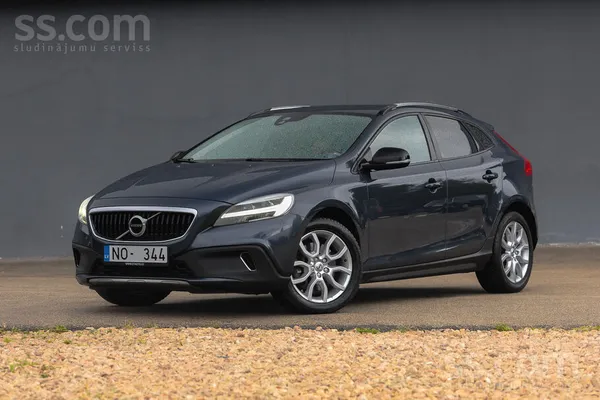 Pārdodu Volvo V40 2.0 Dīzelis ar 6 ātrumu manuālo ātrumkārbu. 
Tikko izieta