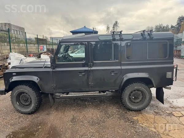 Land-Rover Defender